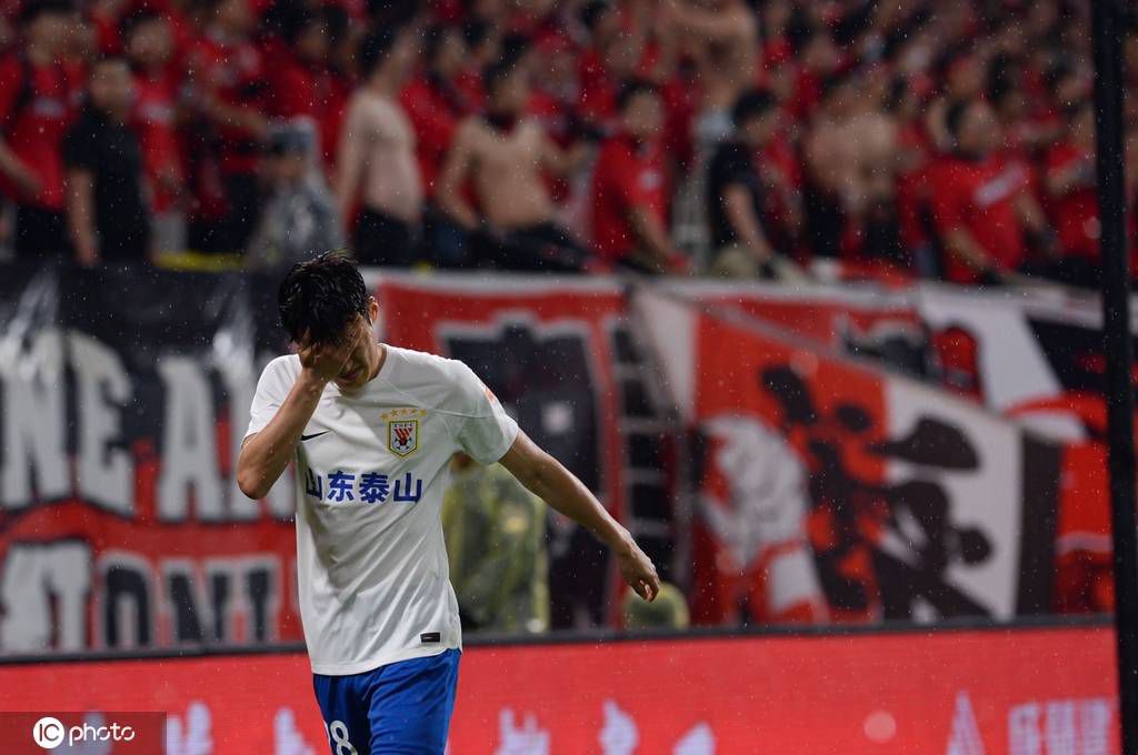 现年29岁的贝尔纳代斯基是意大利球员，曾在尤文效力5年，2022年加盟美职联球队多伦多FC。